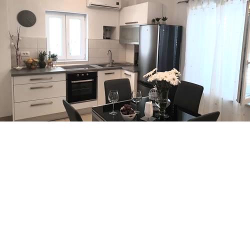 Apartments Karlo