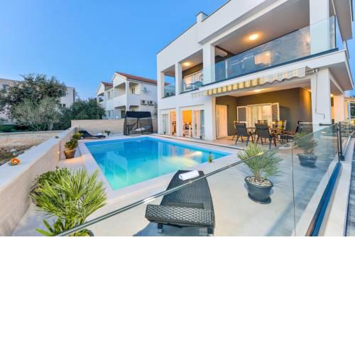 Apartments Kneza Branimira