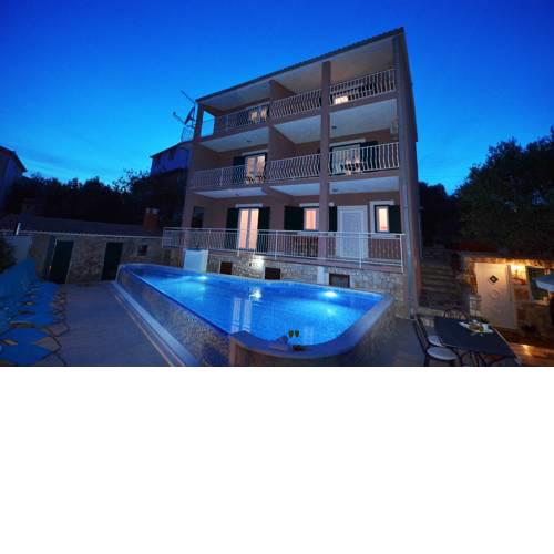 Apartments Ksenija - Family only