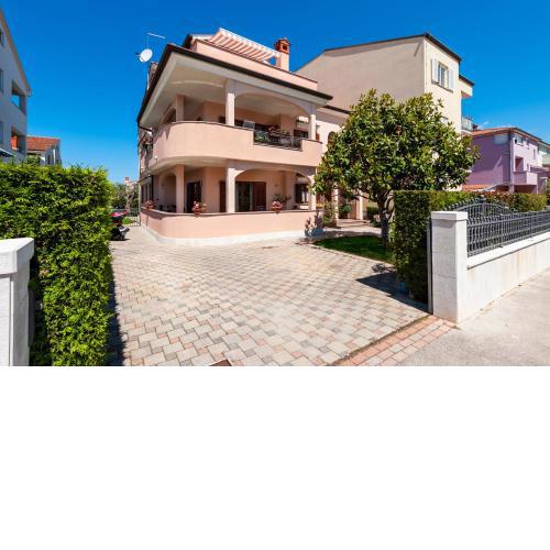 Apartments LEA