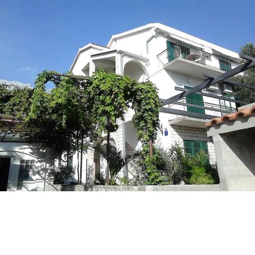 Apartments Lena Makarska