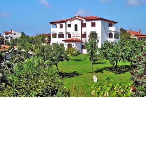 Apartments Linet Garden Funtana - CIS01275-DYB