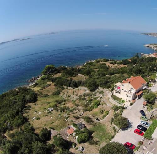 Apartments Lira