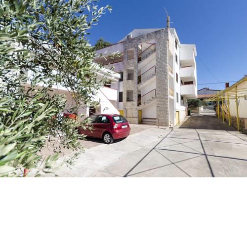 Apartments Little spring