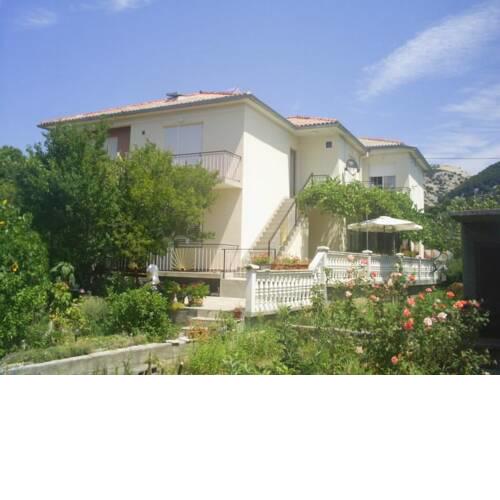Apartments Ljubica Banjol