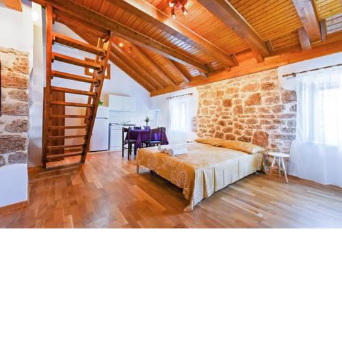 Apartments Loriana