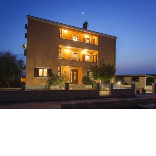 Apartments Luana
