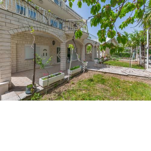 Apartments Luca