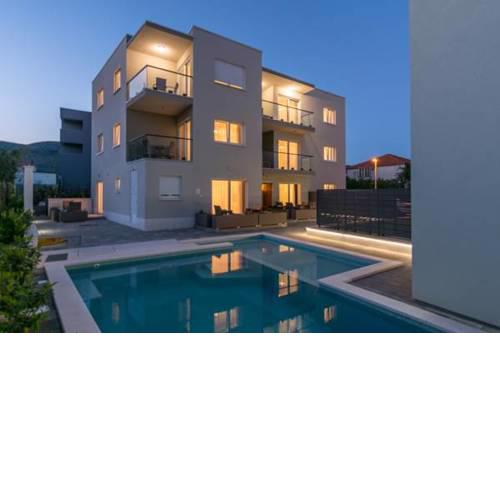 Apartments Luka