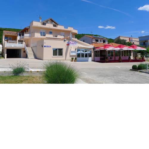 Apartments Maestral