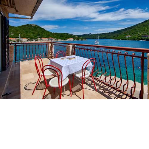 Apartments Malo Lago