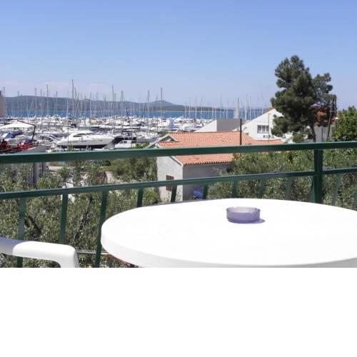 Apartments Mare