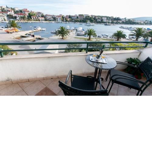 Apartments Mare