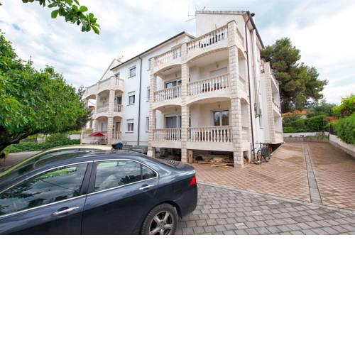 Apartments Marina