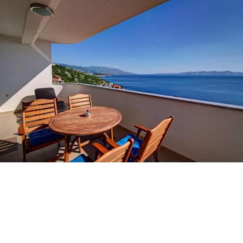 Apartments Maris Senj