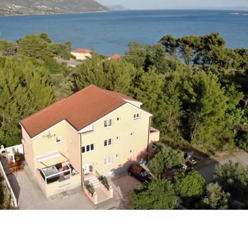 Apartments Maris