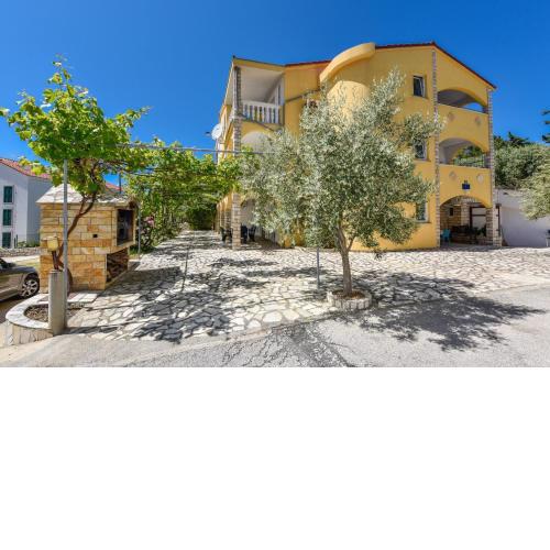 Apartments Mark - 200 m from sea