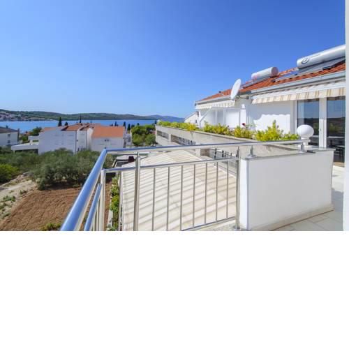 Apartments Maslina A2