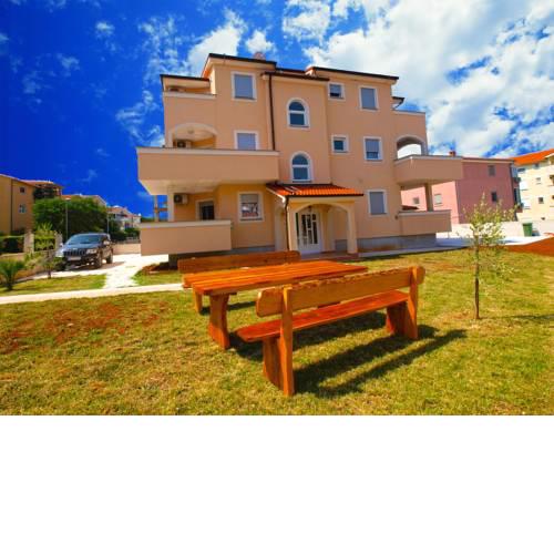 Apartments Medulin 396