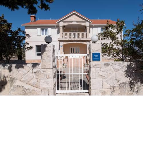 Apartments Mijajov Dvor