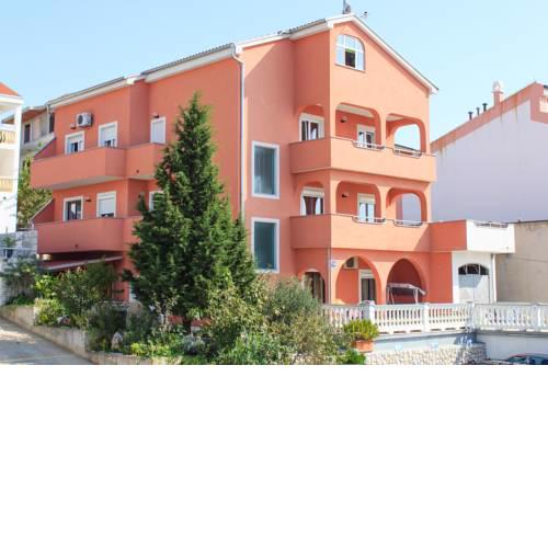 Apartments Mikanović