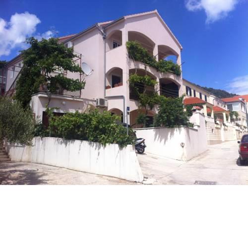 Apartments Milena