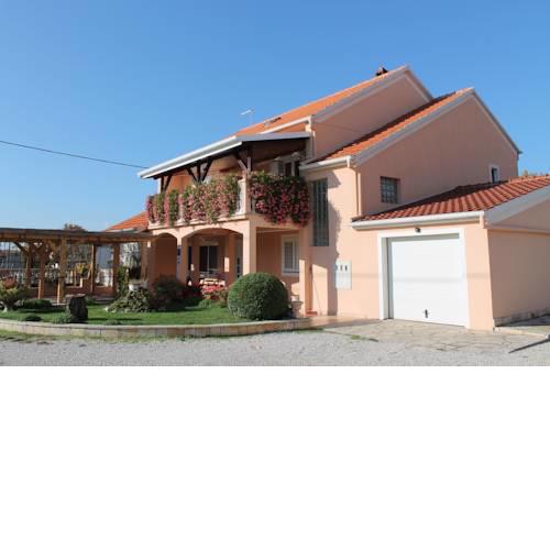 Apartments Milivoj Ćustić
