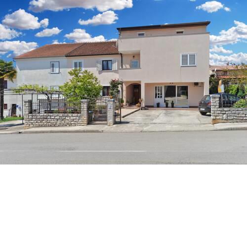 Apartments Milka 2074