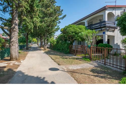 Apartments Mira