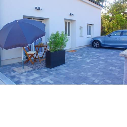 Apartments Mirabella 50m to beach