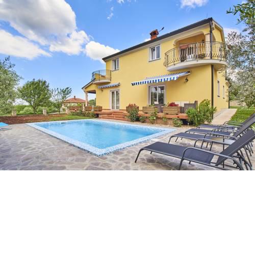 Apartments Mirna