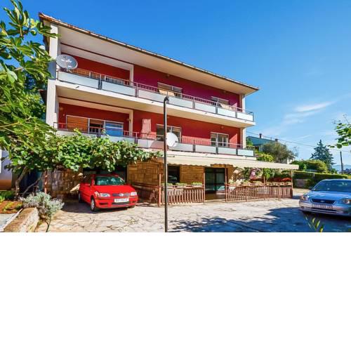 Apartments Mladen