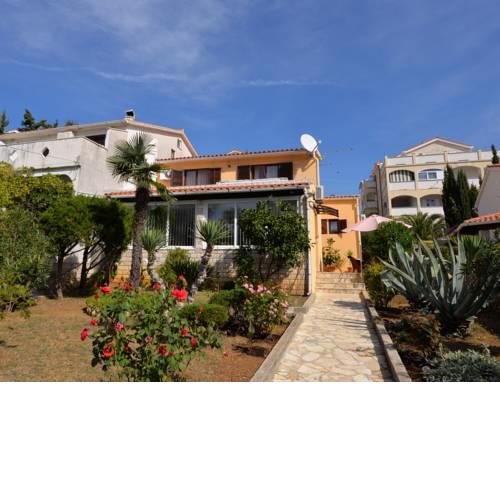 Apartments Mladen
