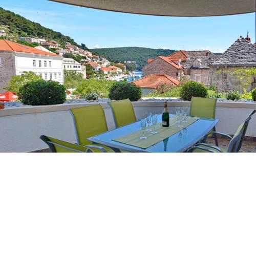 Apartments Mladinić