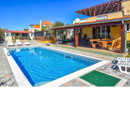 Apartments & Mobile Homes Ivas