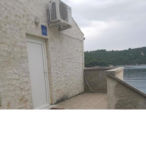 Apartments More - sea front