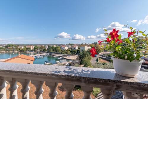 Apartments Nicky - 20 meters from the sea