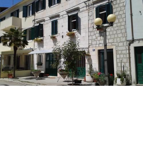 Apartments Nina Riva