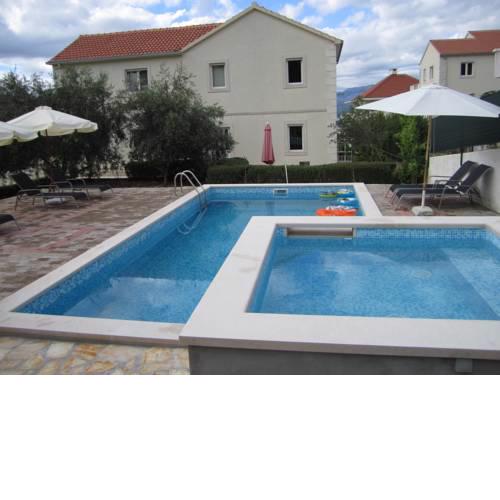 Apartments Nives