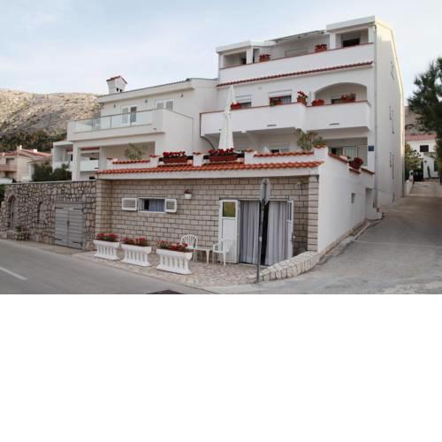 Apartments Nives