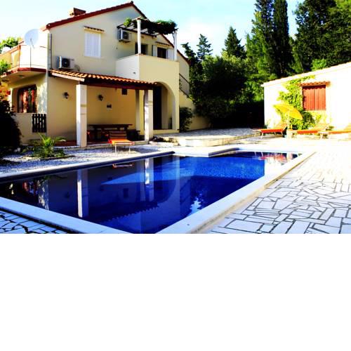 Apartments Nives