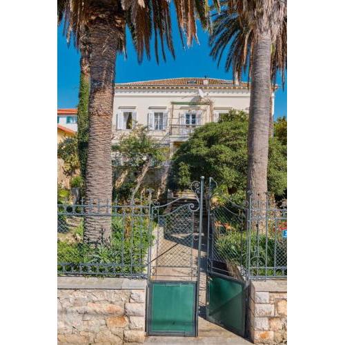 Apartments Old Sailor's House - 70m from sea