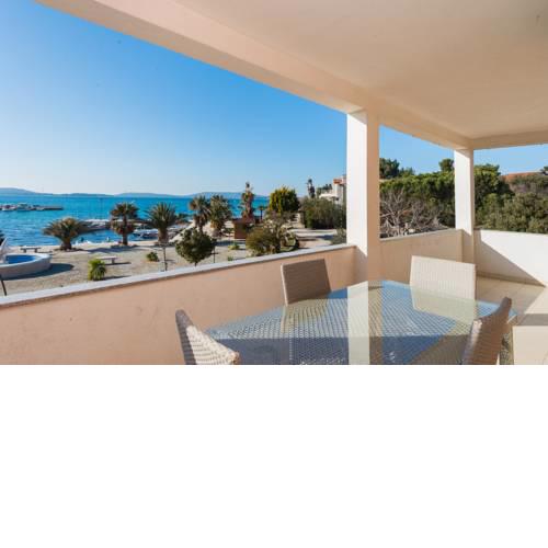 Apartments Oto