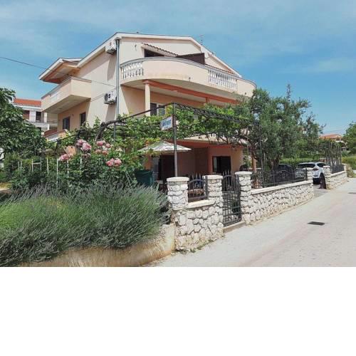 Apartments Pakostane/Biograd Riviera 8127