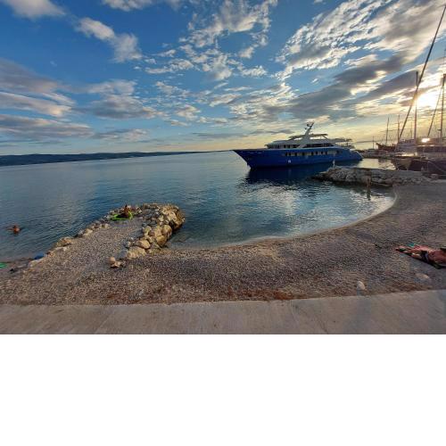 Apartments Petar btw. Split and Omiš