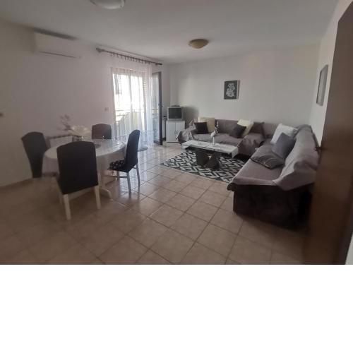 Apartments Petrica