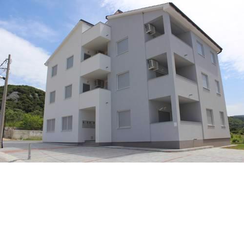 Apartments PETRUSIC