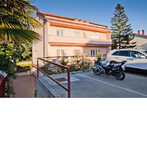 Apartments Pješčana Uvala