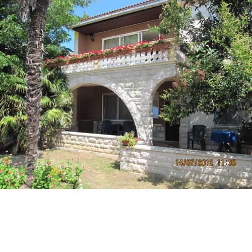 Apartments Polomčić