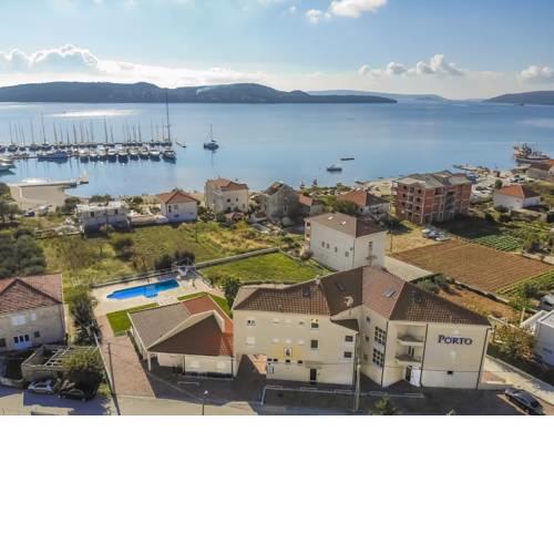 Apartments "Porto Samaria"